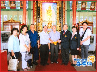 侨商张怀三率眷莅访报德善堂 特设慈善基金31万铢以感父恩