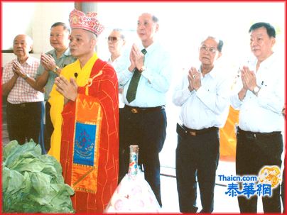马文北理事长主持暹罗龙华佛教社盂兰胜会 施阴济阳 恭请景福寺高僧诵经消灾纳福 超度无依孤魂 往生极乐