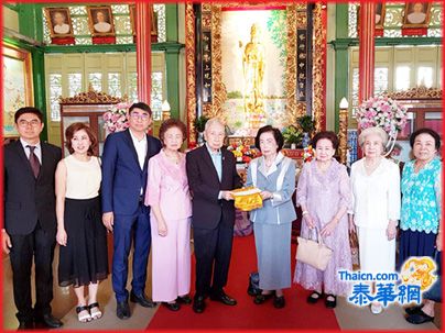 詹海源吴淑音伉俪向中华佛学研究社乐捐十万铢