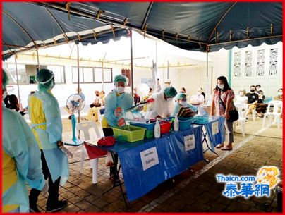 响应政府抗疫措施向朱拉蓬学院定购一万剂中国制国药疫苗免费为董事及各界接种 天华医院董事长马灿伟暨各首长亲临现场督导 并向各位热心人士解囊支持赞助表致最崇高敬谢