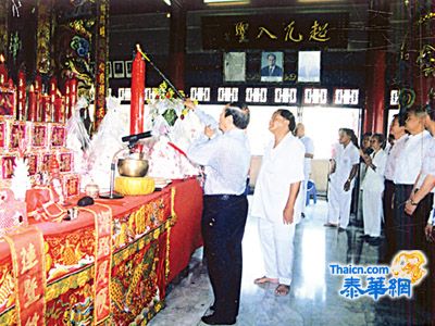 明莲佛教社庆祝八仙祖师圣诞 张松海理事长领导理事善信诵典祝寿