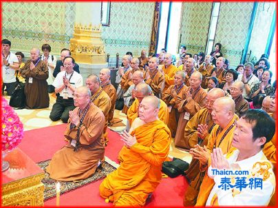 两岸南北传佛教交流访问团来泰 心定和尚率领访问团拜访金佛寺副住持梵网尊者