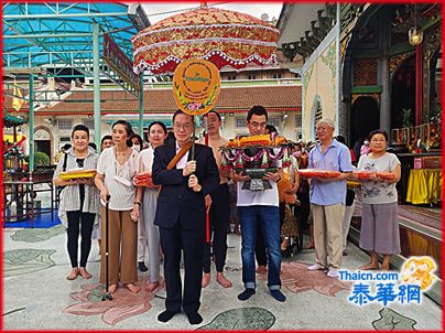 敕赐普门报恩寺联合解夏布施法会圆满成功 大会主席何克家伉俪偕We Bridge公司护法功德无量