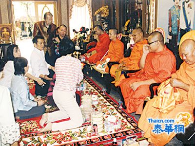 侨领黄继芦罗碧娟伉俪庆祝寿诞 承庆子女敬设寿宴祝嘏   亲朋戚友莅临贺寿者众
