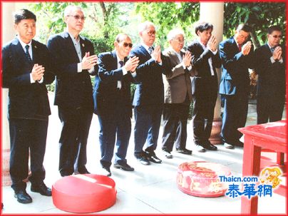 暹罗揭阳会馆举行清明公祭先侨祀典 黄烈凯理事长主祭 郑雄熊林素良倪武龙徐炎光何镇炎等陪祭