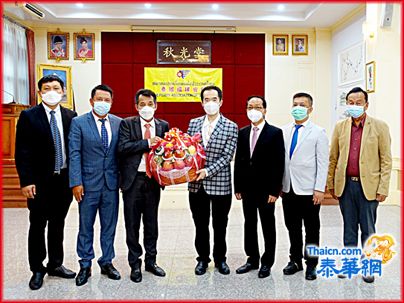 石狮商会蔡孝兴 杨清筑 林少怀访问福建会馆 邀请苏承智理事长参加成立八周年暨第三届理事会就职典礼