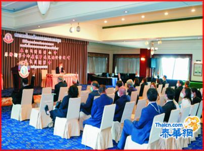 大会主席陈运教主持纸商簿业公会会员大会  刘永铭领导有方获大众拥护蝉联新届理事长 哇披隆陆军上将黄迨光博士郑汉宾郑志铭刘镇泉颜焕财林桂标周隆光 陈国俊庄荣清倪汉宾刘汉荣萧佩辉林镇豪陈焕钦陈庆顺马岳忠等出席