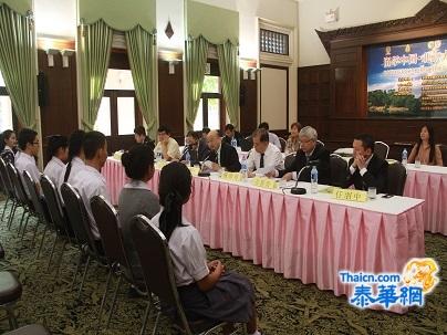 “留学中国•北京大学宣讲会”暨选拔考试在朱大孔子学院举行