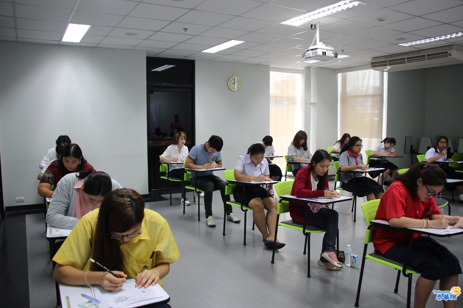 农业大学孔子学院成功举办HSK和HSKK汉语水平考试