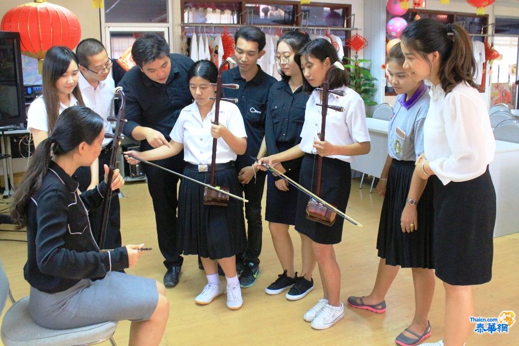曼松德孔子学院“中华传统民乐”奏响中泰友谊美好乐章