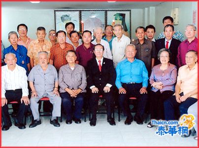 泰国翁氏宗亲总会举行壬辰秋分谒祖大典翁宗周理事长主持仪式