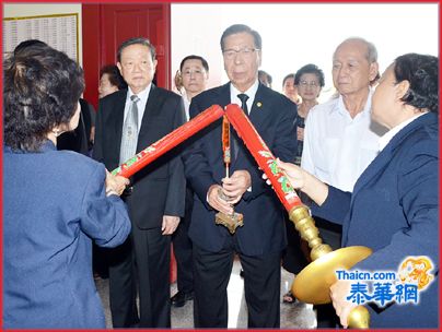 泰国朱氏宗亲总会庆祝先祖朱文公诞辰886周年 朱春隆理事长任主祭领导裔孙隆重举行拜祖仪式