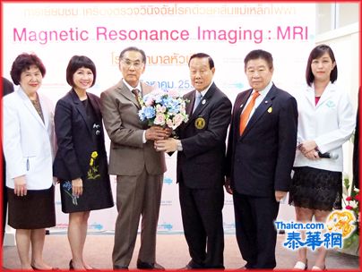 华侨医院举办「急诊中心」、「放射学中心」｜「赫磁共体扫瞄器」服务 郑伟昌董事长苏国才高梧桐陈茂南黄维庆等暨中英泰媒体约百人参加